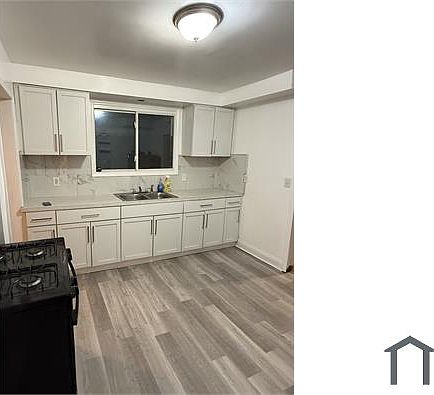 2nd image of 15452 Marlowe St