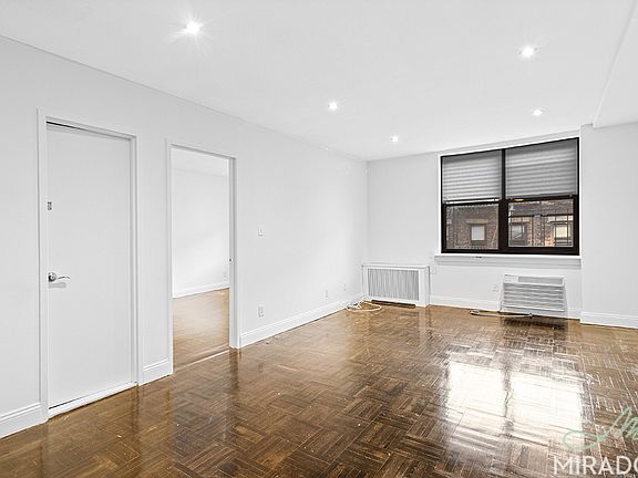3rd image of 255 W 14th St APT 5J
