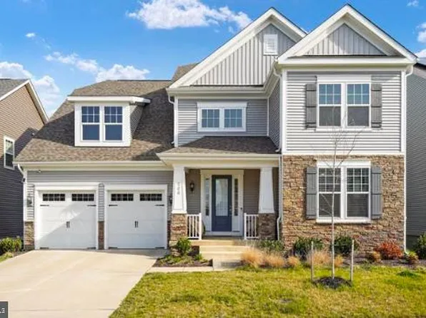 566 Crab Apple Dr, Stafford, VA 22554