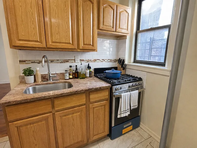 1264 Sheridan Ave #6G — Photo 3
