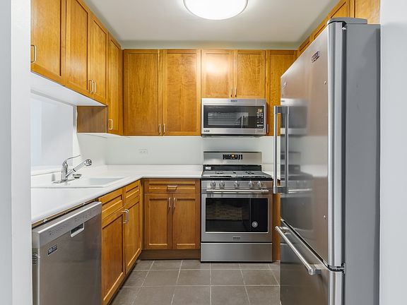 3rd image of 101 W End Ave APT 20E