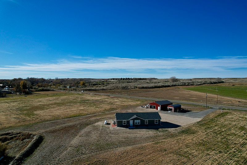 1st image of 4127 Golf Course Rd