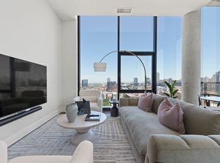 1128 W Van Buren St #ID1029656P, Chicago, IL 60607