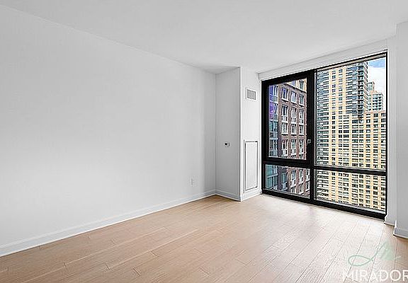 4th image of 21 S End Ave #1617