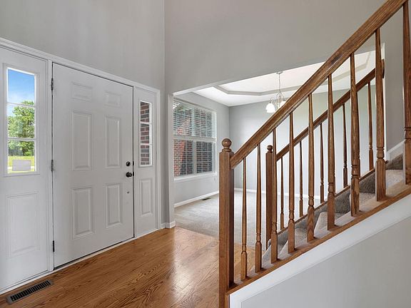 4th image of 3504 Ward Way