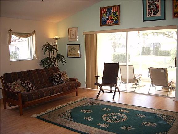 3rd image of 928 Kings Blvd #11