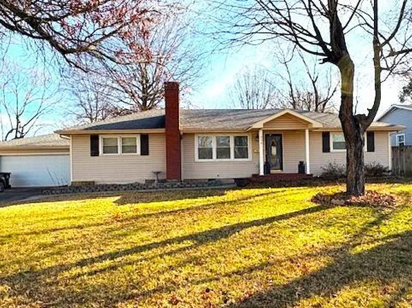 220 S Park Ave, Aurora, MO 65605