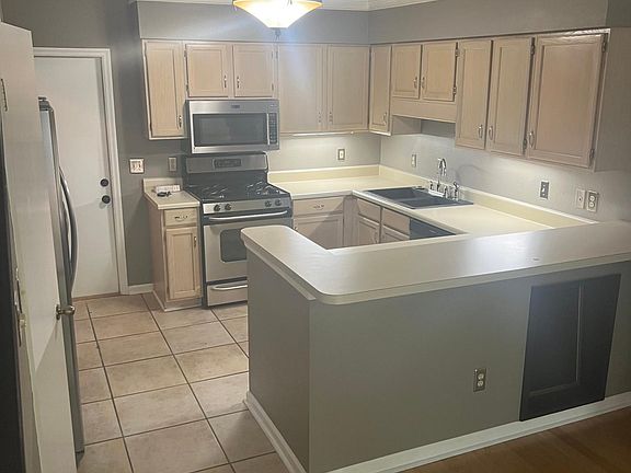 5th image of 3615 Killarney Plaza Ct
