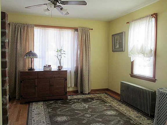 3rd image of 68 West St