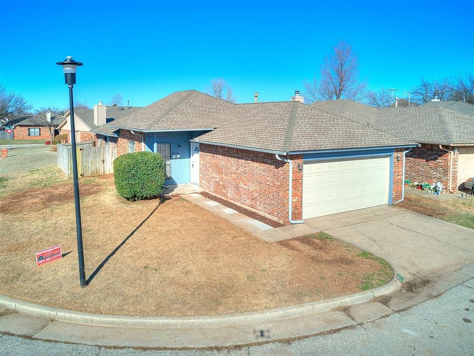 1st image of 225 SW 92nd St