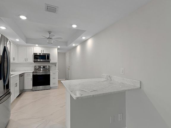 5th image of 86 Macfarlane Dr APT 9G