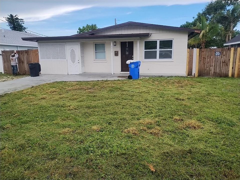 1st image of 2217 20TH AVENUE W