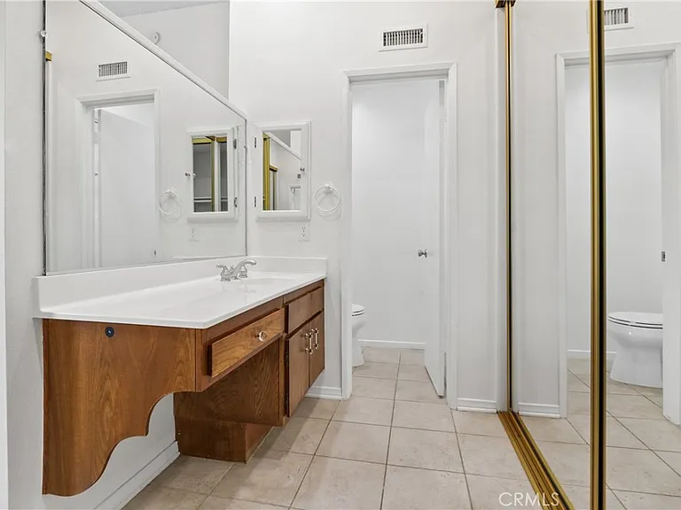 1251 N Emogene St — Photo 6