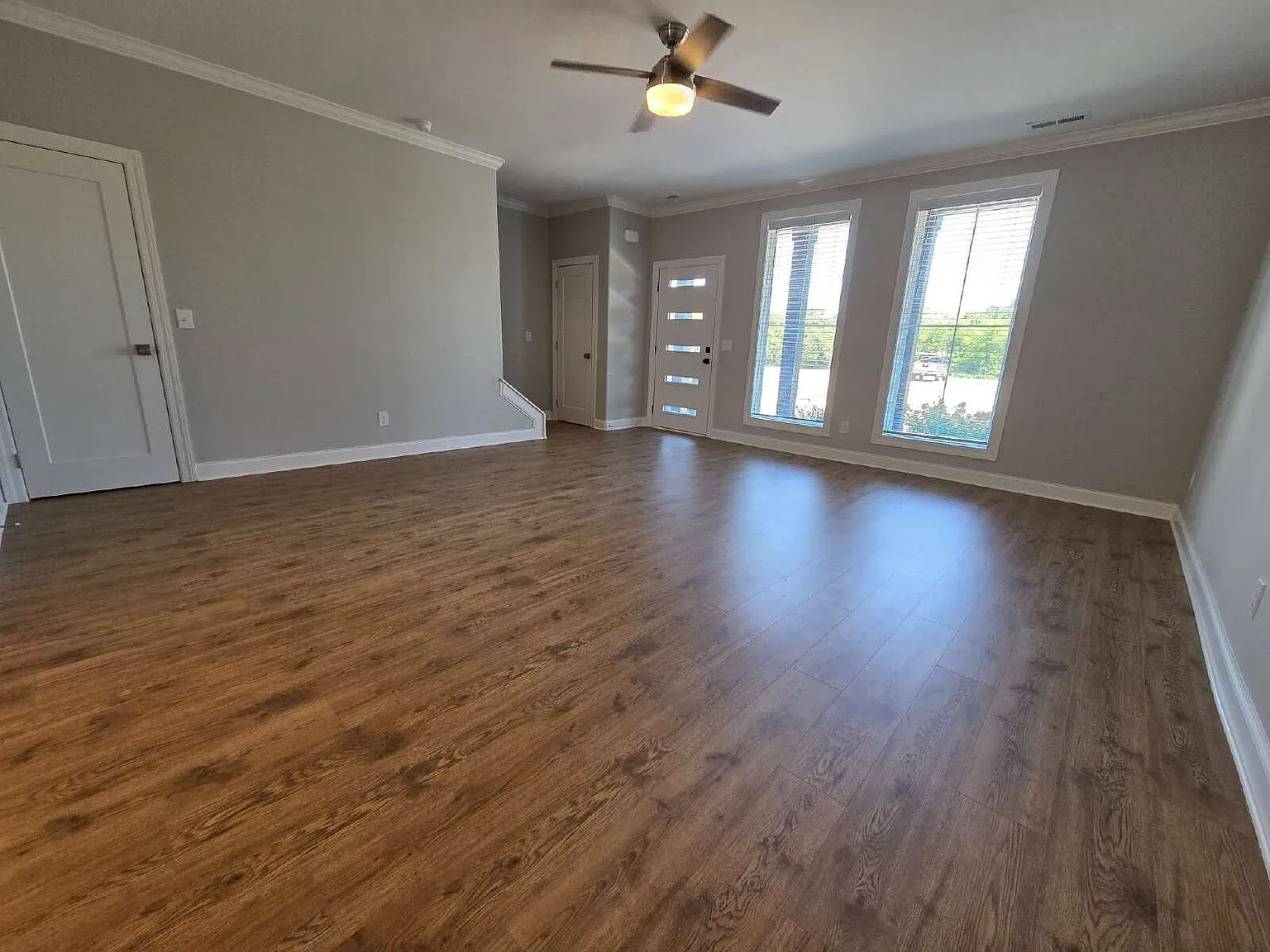 3 bed, 2.5 bath, 1842 sqft, $2,799 — Photo 4