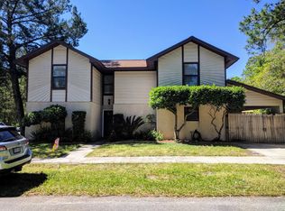 298 Magnolia St, Atlantic Beach, FL 32233