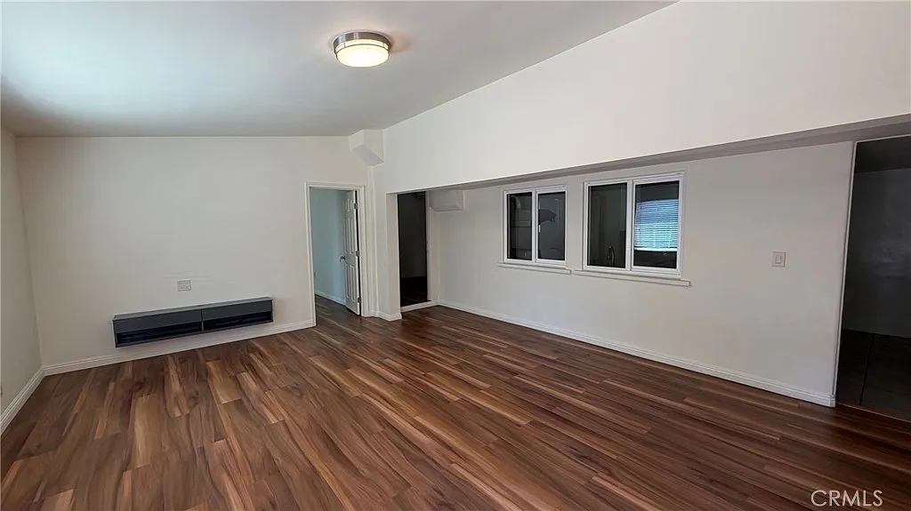 3 bed, 1350 sqft, $2,900 — Photo 2