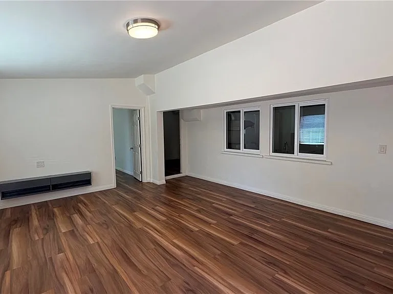 8169 Blewett St — Photo 2