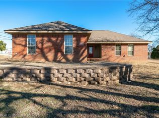 1120 Taylor Ln, Alma, AR 72921