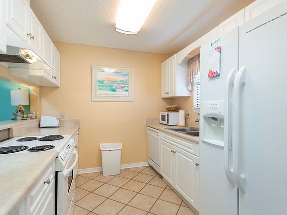 3rd image of 8443 Gulf Blvd APT D16