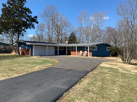 2nd image of 153 Horseshoe Dr