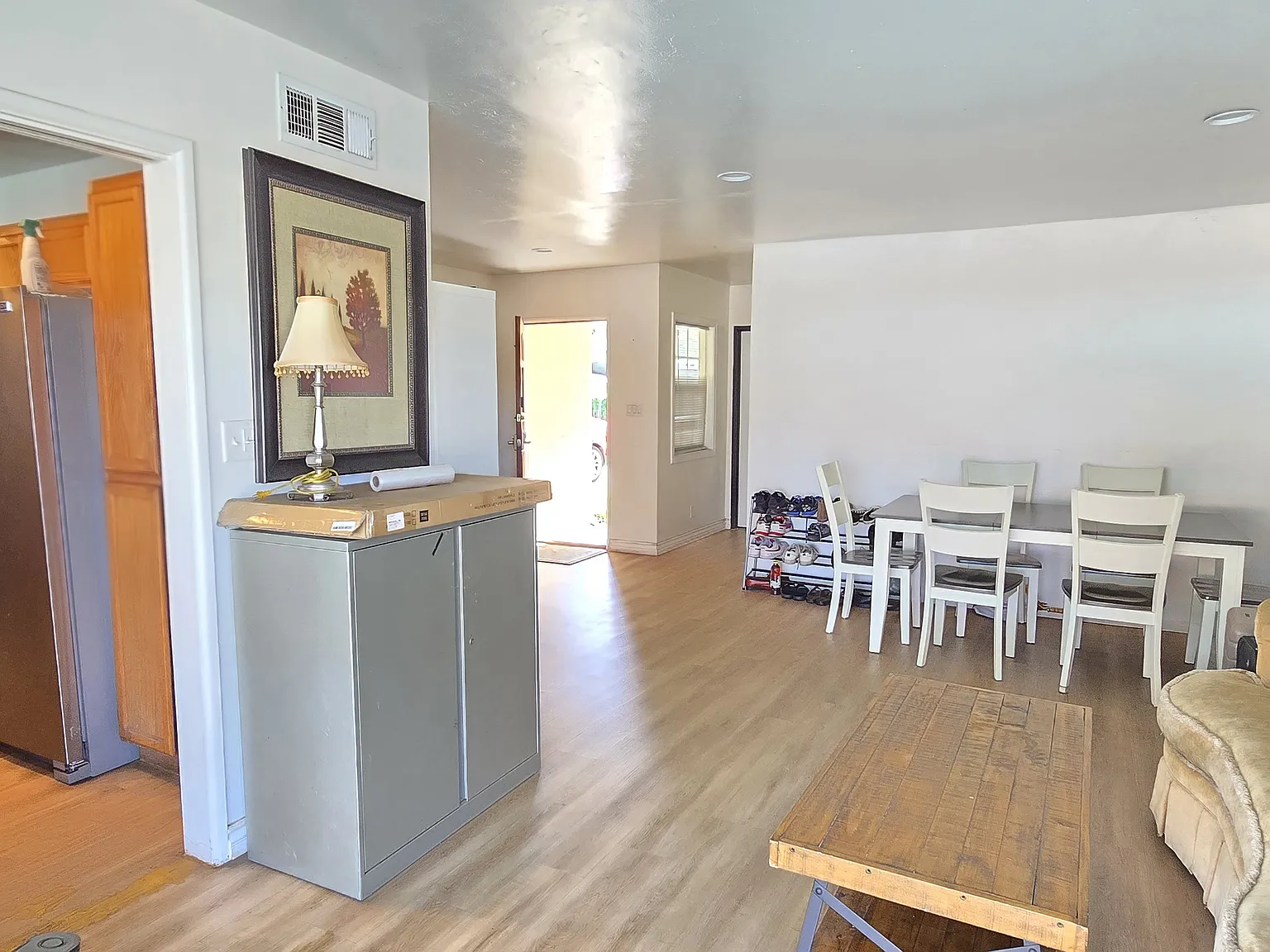 245 W Broadbent Dr — Photo 4