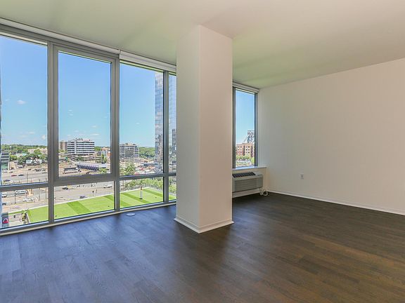 4th image of 2020 Hudson St #1024