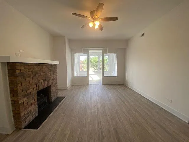 Building Photo - 1055 W Columbia Ave #2E
