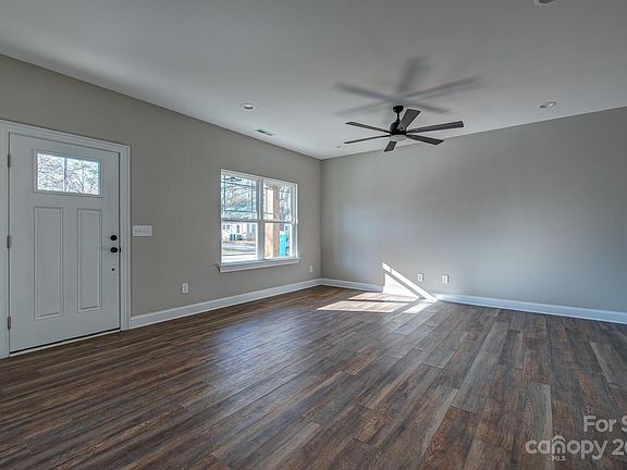3rd image of 108 Crescent Dr