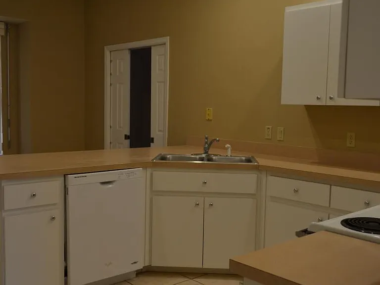 318 W Hillmoor Ln — Photo 12
