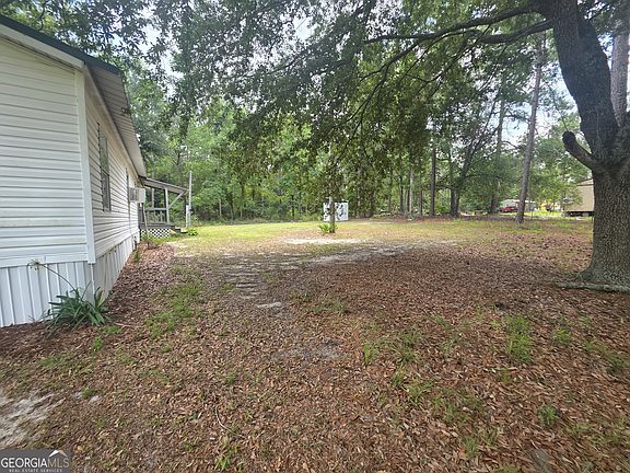 5th image of 21 White Acre Ln