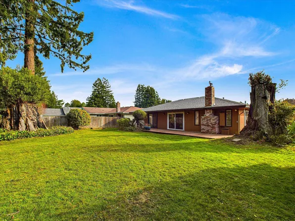 830 Holman Way, Fortuna, CA 95540