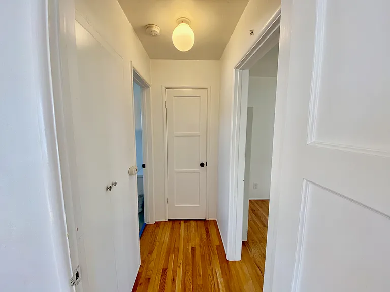 1043 Grant St #A — Photo 9