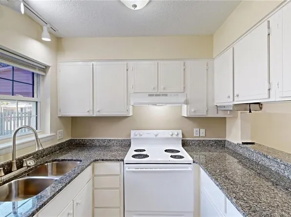2214 Shadow Valley Rd APT E, High Point, NC 27265