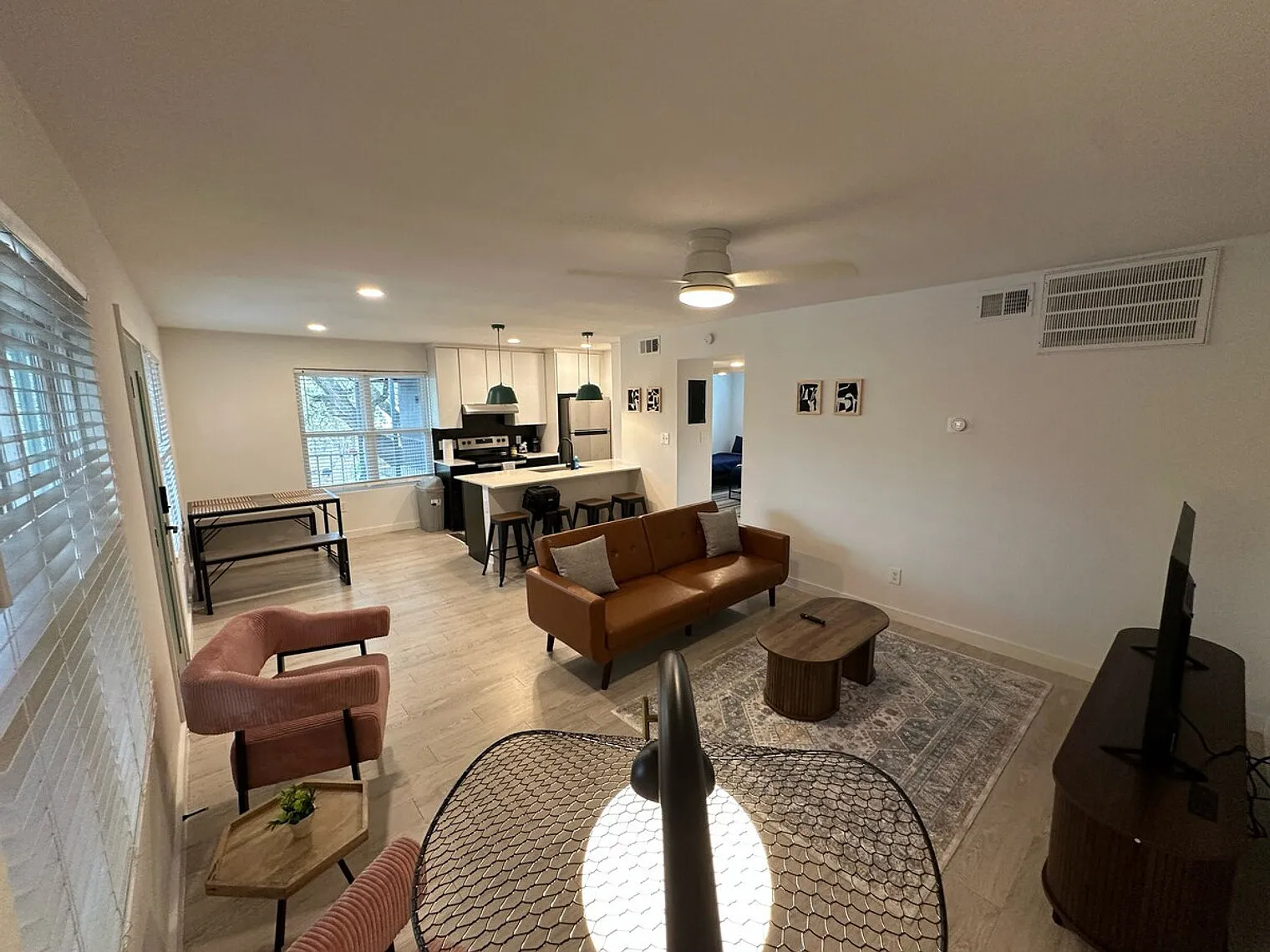 2 bed, 1.0 bath, $3,646 — Photo 2