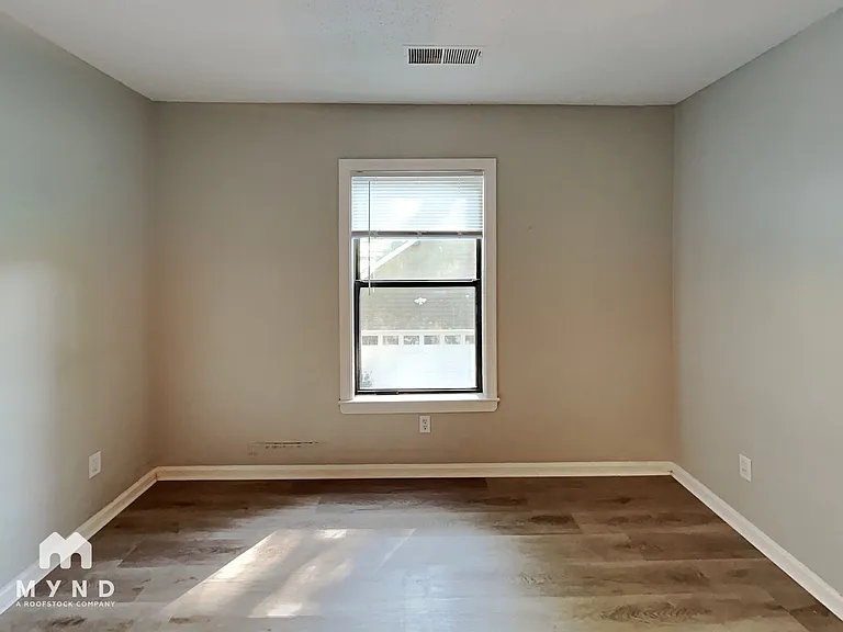 8233 Trinity Rd — Photo 15