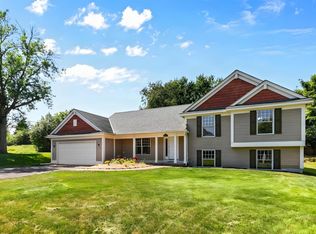 500 Driftwood Rd, New Brighton, MN 55112