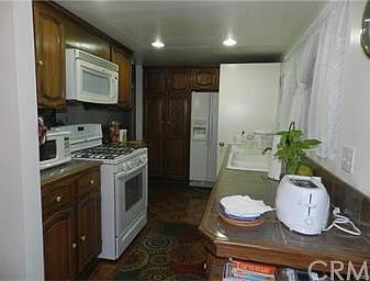 4th image of 402 S Lark Ellen Ave