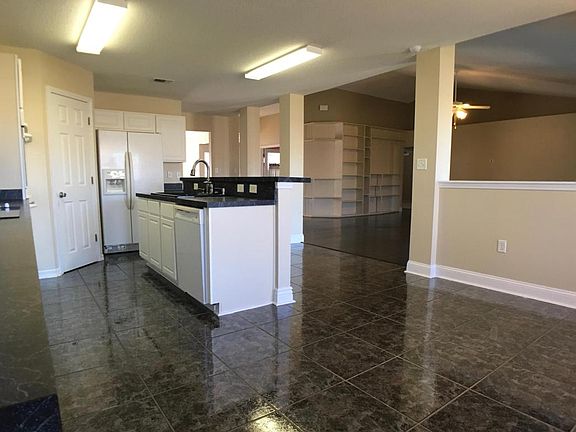 5th image of 8286 Telford Ct