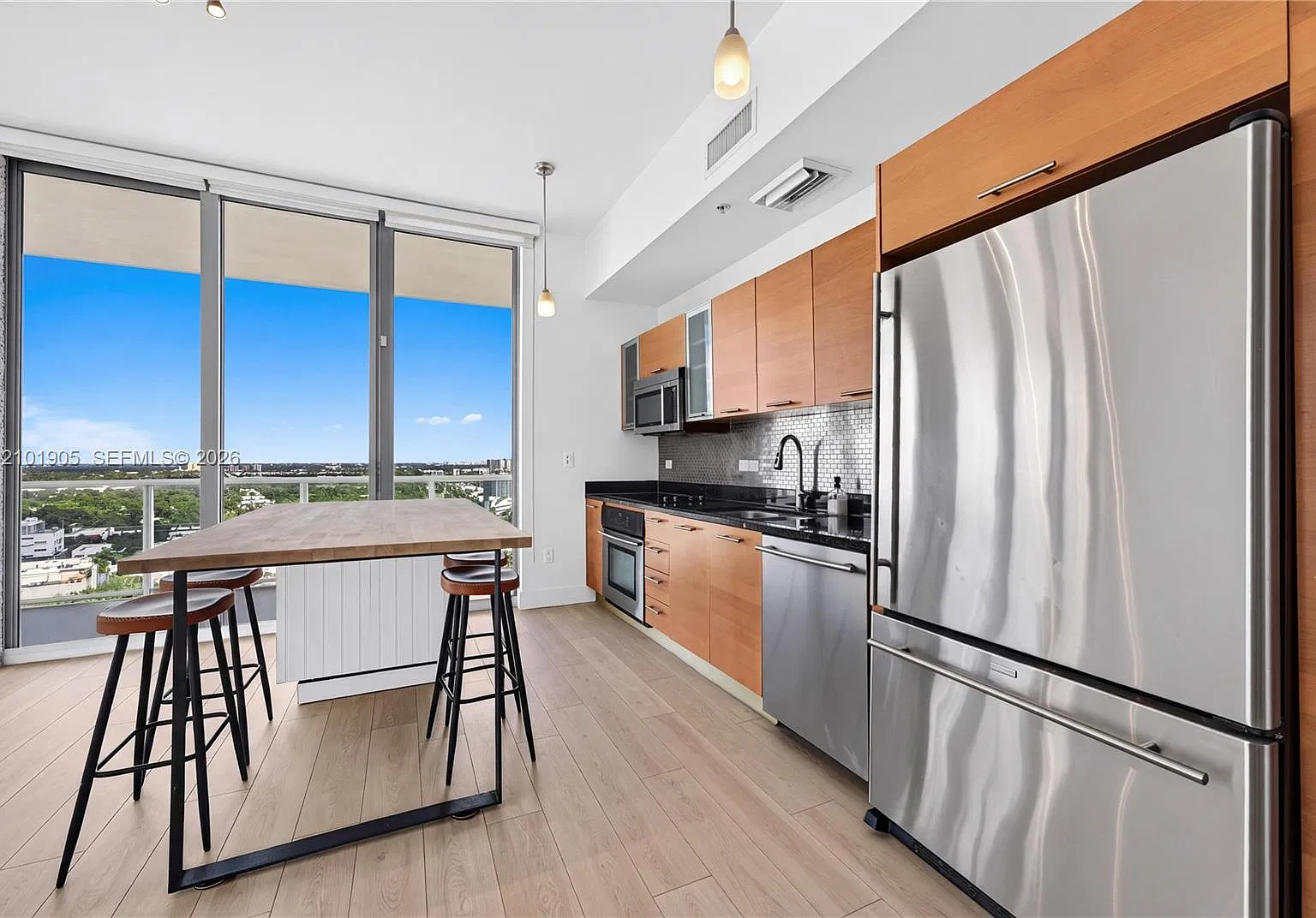 Two Midtown Miami Condo — Photo 4