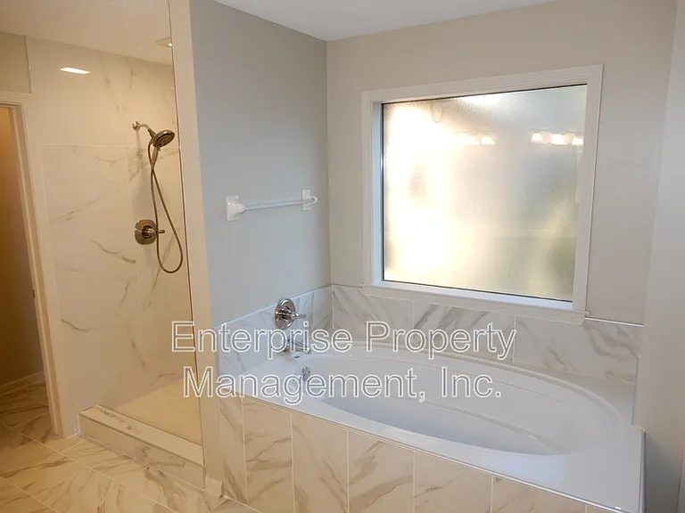 4525 Hickory Creek Dr — Photo 13