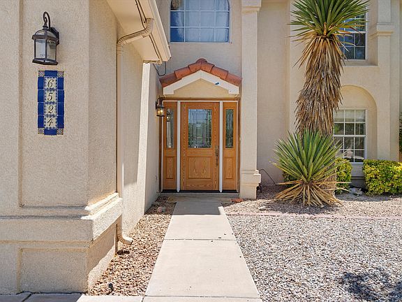 3rd image of 6524 Mesa Solana Pl NW