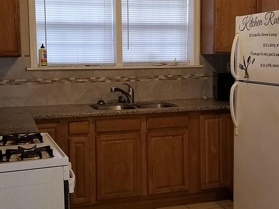 4th image of 538 E 49th Pl N