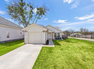 300 Lipscomb St, Cleburne, TX 76031