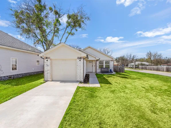 300 Lipscomb St, Cleburne, TX 76031