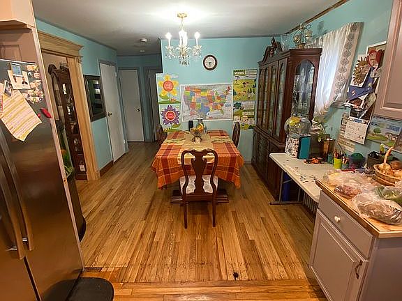 3rd image of 413 Coolidge Ave