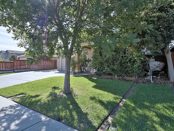 3rd image of 6537 Aggies Ct