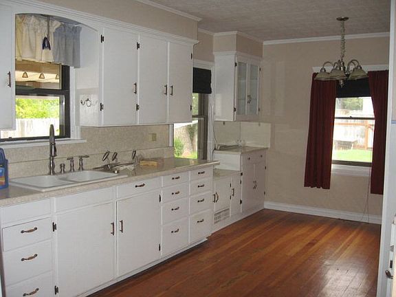 4th image of 2180 S Emerson Ave