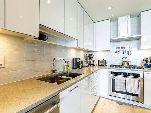 5th image of 1788 Gilmore Ave #3006