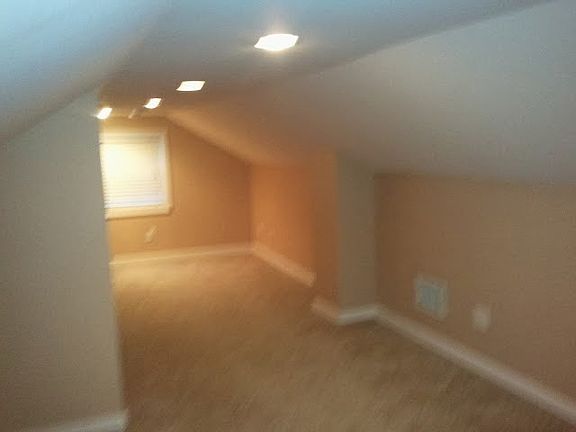 5th image of 26 Joseph Pl