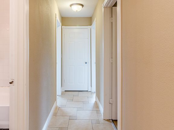 4th image of 60 Yosemite Dr